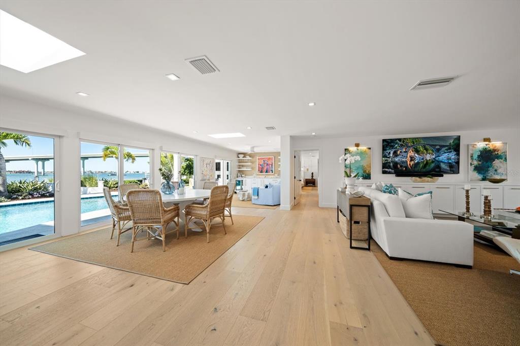 Largo, Florida, 33770, United States, 3 Bedrooms Bedrooms, ,4 BathroomsBathrooms,Residential,For Sale,1989168