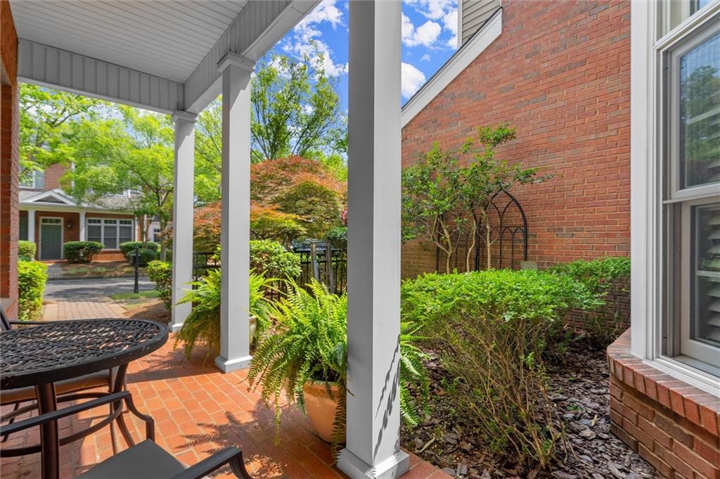 Roswell, Georgia, 30076, United States, 3 Bedrooms Bedrooms, ,3 BathroomsBathrooms,Residential,For Sale,2010332