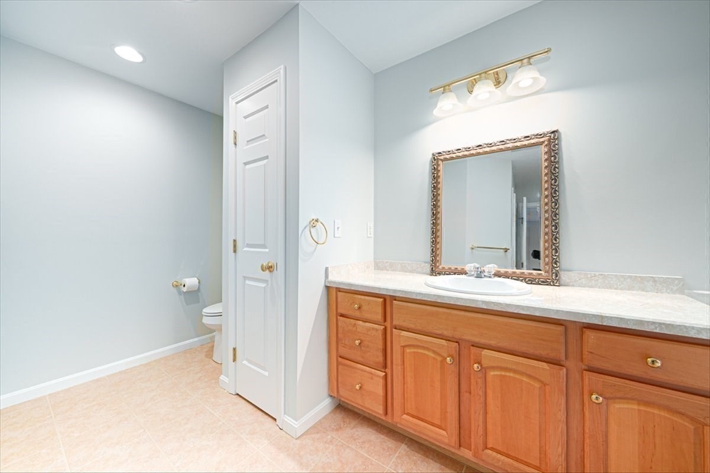 Milford, Massachusetts, 01757, United States, 2 Bedrooms Bedrooms, ,2 BathroomsBathrooms,Residential,For Sale,1982963