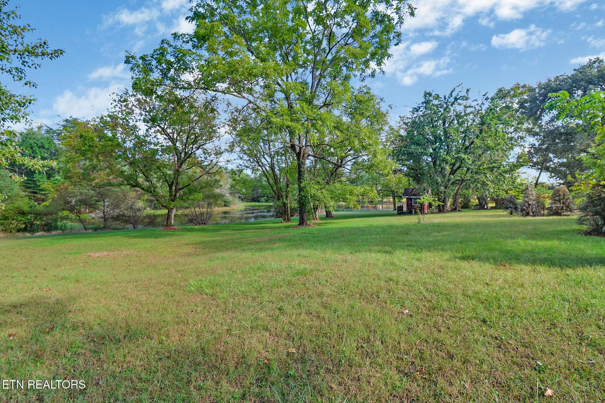 Crossville, Tennessee, 38555, United States, 2 Bedrooms Bedrooms, ,1 BathroomBathrooms,Residential,For Sale,1982388