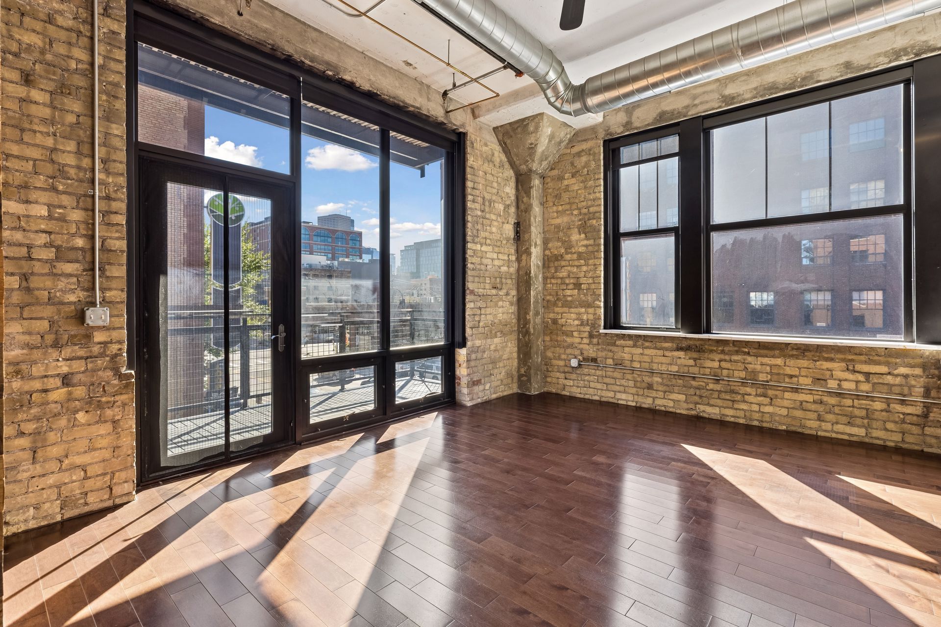  Iconic Corner Loft in Coveted North Loop - 物件實景