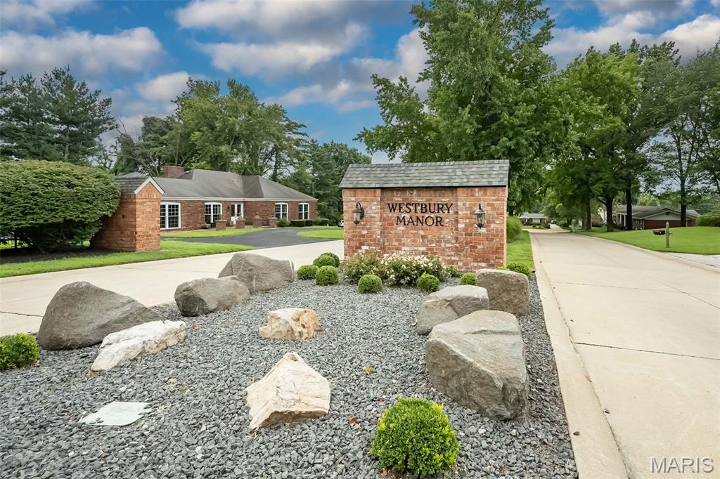 Chesterfield, Missouri, 63017, United States, 4 Bedrooms Bedrooms, ,3 BathroomsBathrooms,Residential,For Sale,1932834