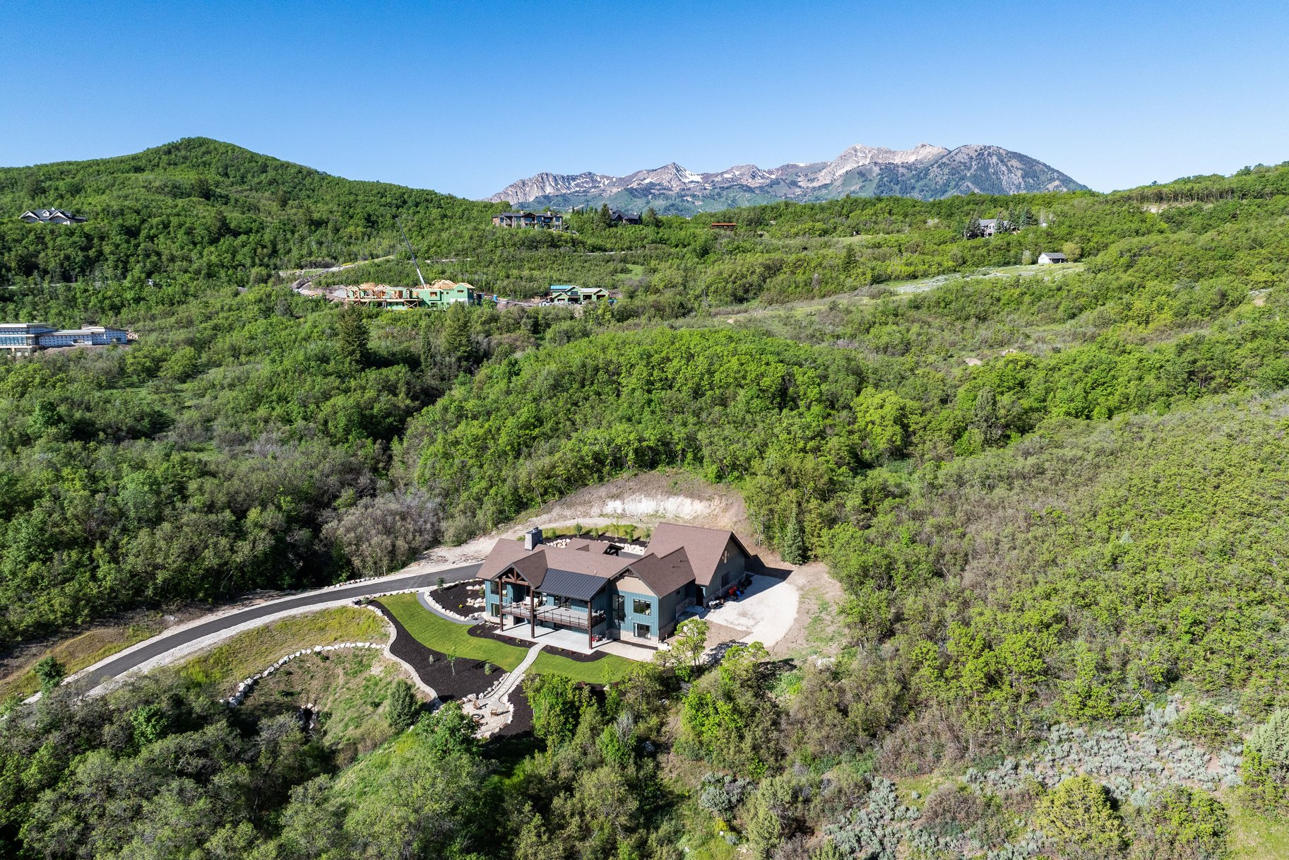  Welcome to a Private Mountain Luxury Retreat on Iconic Old Snowbasin Road - 物件實景