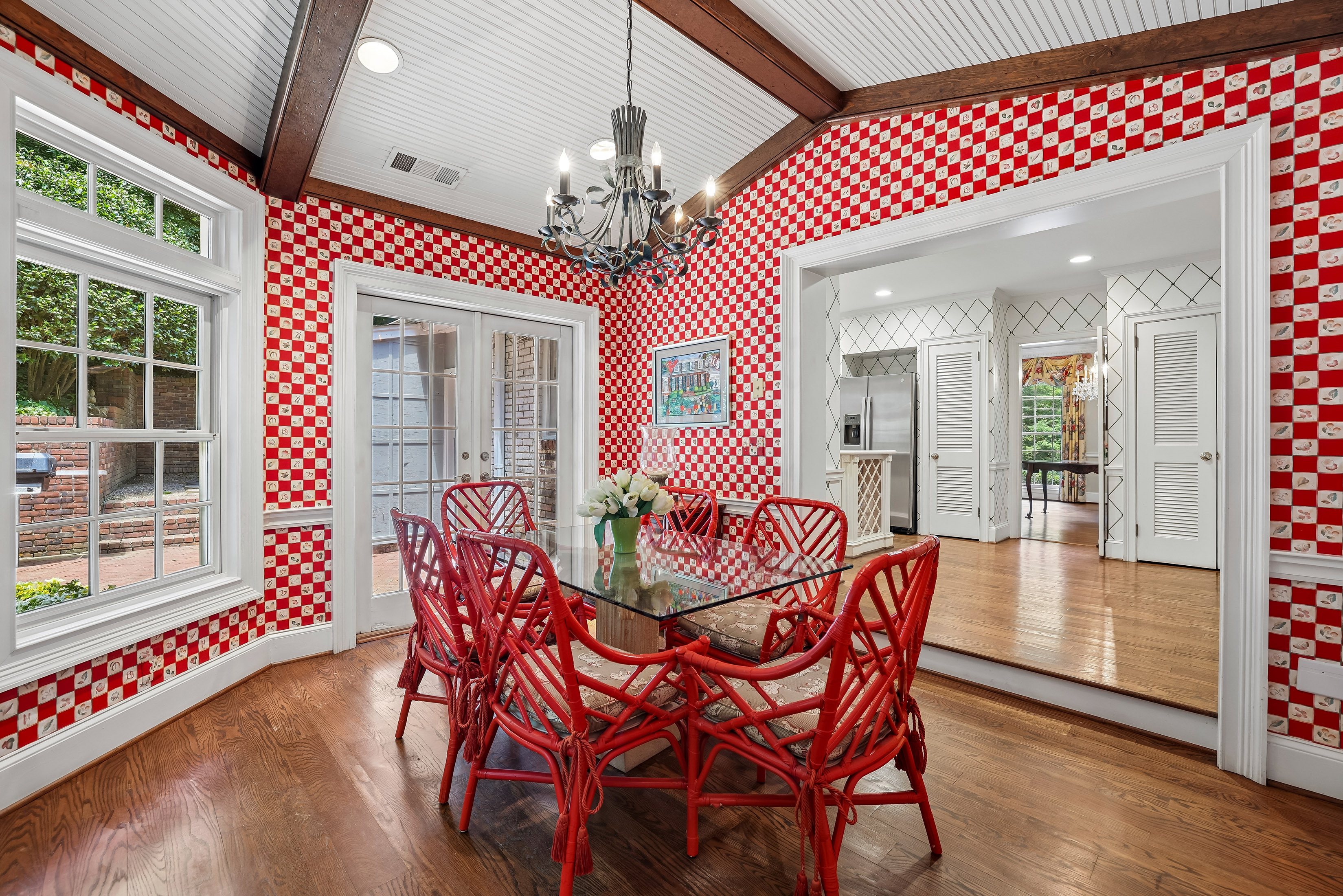  Timeless Dutch Colonial in Coveted Haynes Manor - 物件實景