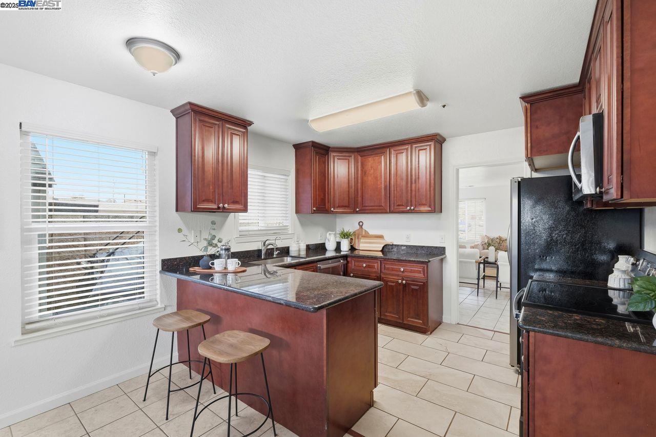 Union City, California, 94587, United States, 3 Bedrooms Bedrooms, ,2 BathroomsBathrooms,Residential,For Sale,2002943