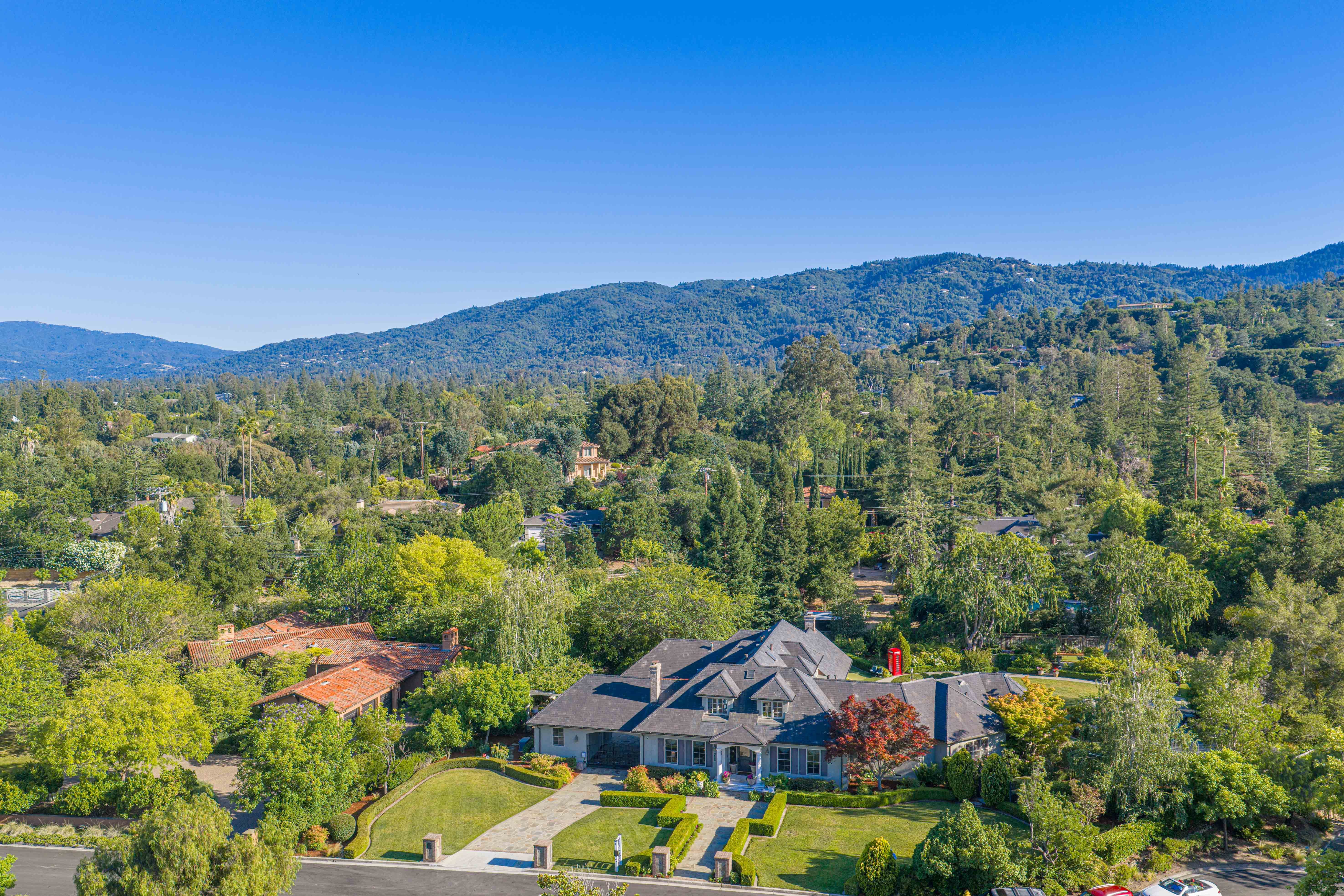  Stunning Saratoga Estate on Expansive Private Grounds - 物件實景