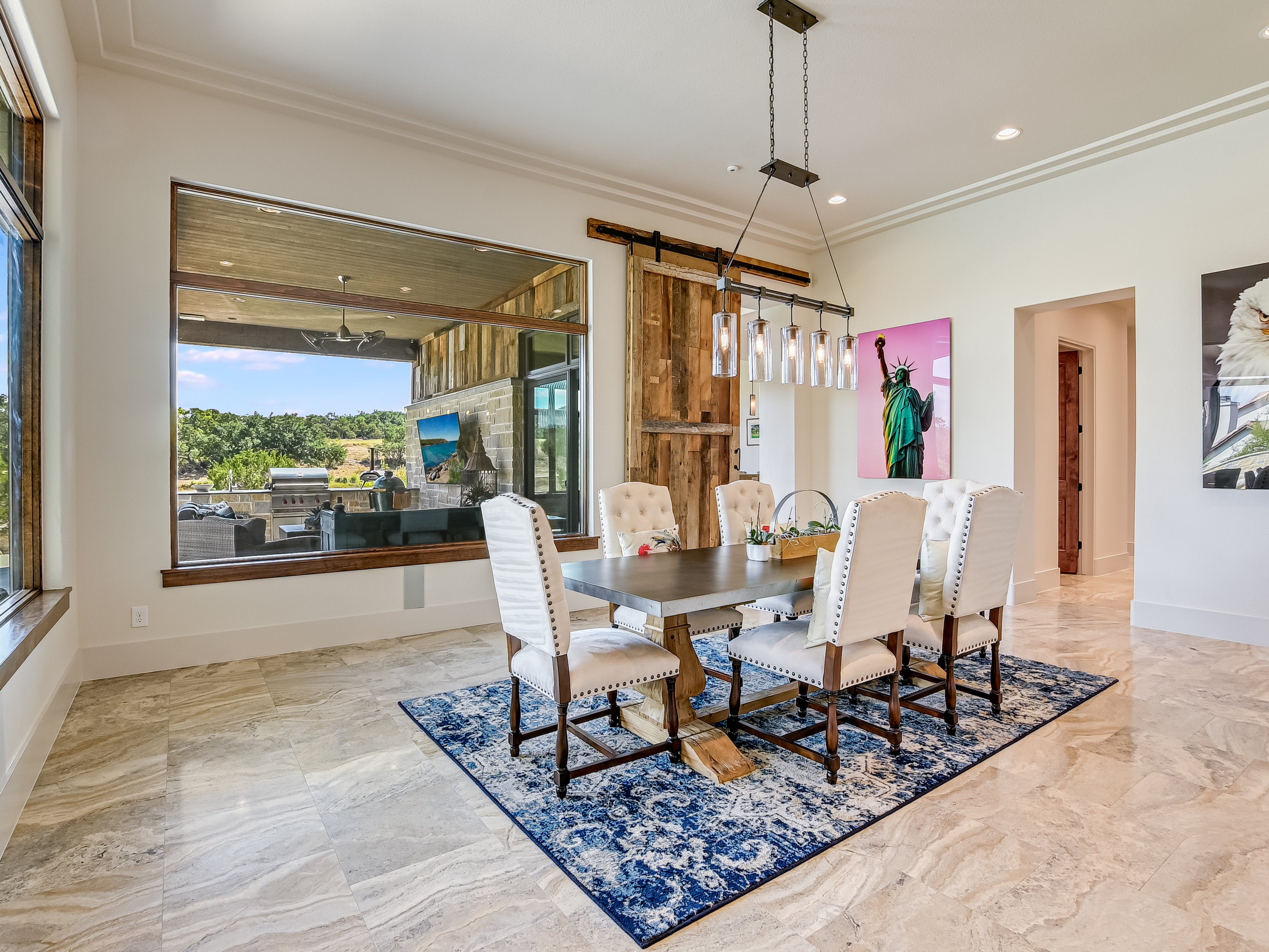  Refined Hill Country LIving - 物件實景