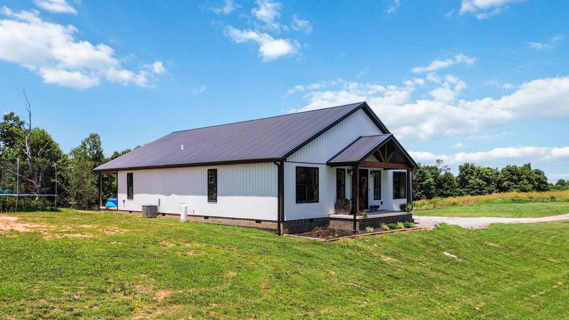 Stanford, Kentucky, 40484, United States, 4 Bedrooms Bedrooms, ,2 BathroomsBathrooms,Residential,For Sale,1916356