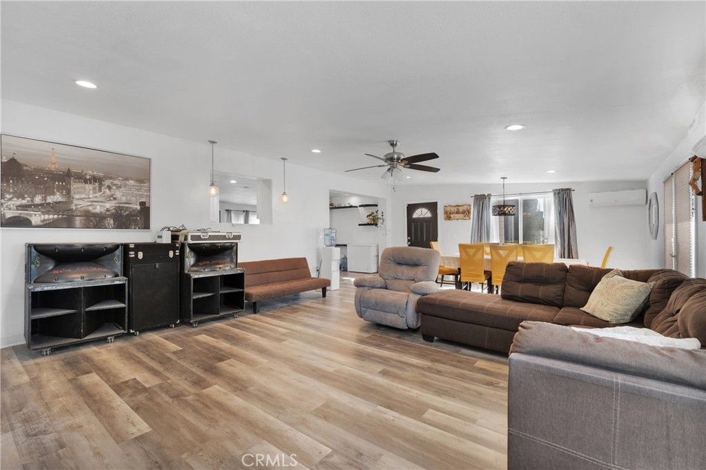 Hesperia, California, 92345, United States, 4 Bedrooms Bedrooms, ,3 BathroomsBathrooms,Residential,For Sale,1980738