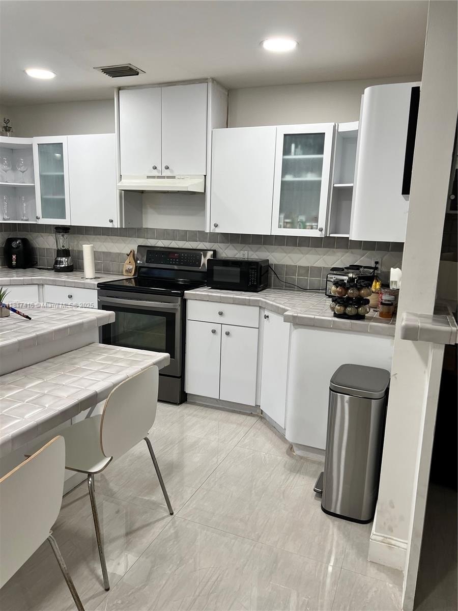 Miami, Florida, 33155, United States, 6 Bedrooms Bedrooms, ,4 BathroomsBathrooms,Residential,For Sale,1979278