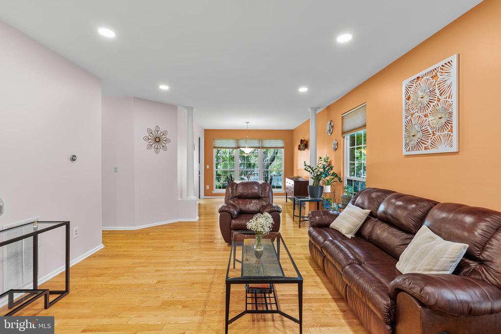 Plainsboro, New Jersey, 08536, United States, 4 Bedrooms Bedrooms, ,3 BathroomsBathrooms,Residential,For Sale,1922376