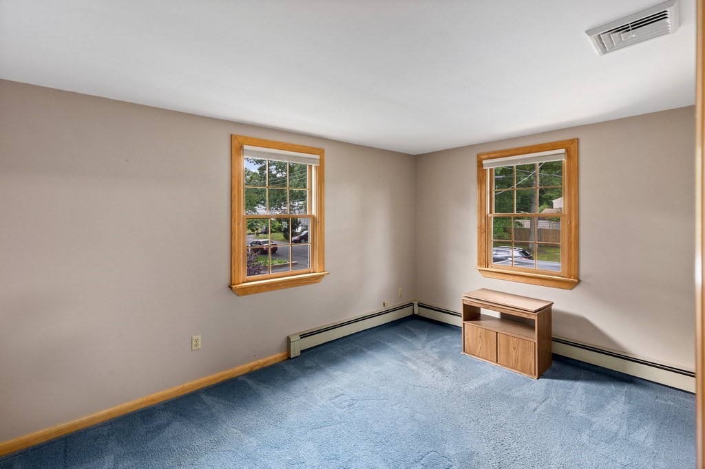 Brockton, Massachusetts, 02301, United States, 3 Bedrooms Bedrooms, ,2 BathroomsBathrooms,Residential,For Sale,1920767