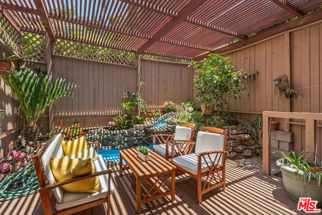 Los Angeles, California, 90027, United States, 3 Bedrooms Bedrooms, ,3 BathroomsBathrooms,Residential,For Sale,1866547