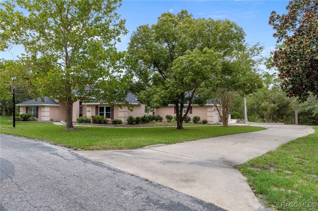 Homosassa, Florida, 34446, United States, 5 Bedrooms Bedrooms, ,4 BathroomsBathrooms,Residential,For Sale,1916240