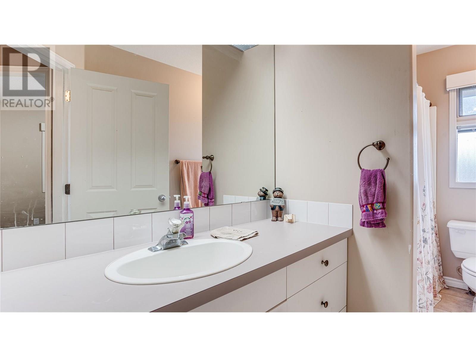 VERNON, British Columbia, V1B 2W8, CA, 5 Bedrooms Bedrooms, ,3 BathroomsBathrooms,Residential,For Sale,1901364