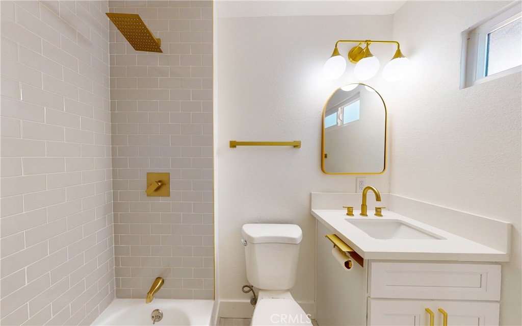LOS ANGELES, California, 90018, United States, 3 Bedrooms Bedrooms, ,2 BathroomsBathrooms,Residential,For Sale,1747576