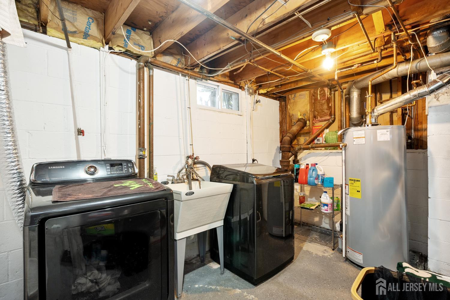 North Brunswick, New Jersey, 08902, United States, 4 Bedrooms Bedrooms, ,3 BathroomsBathrooms,Residential,For Sale,1979106