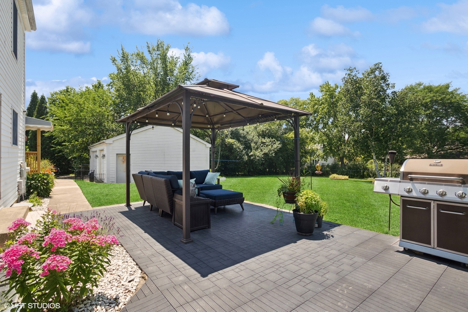 Barrington, Illinois, 60010, United States, 4 Bedrooms Bedrooms, ,3 BathroomsBathrooms,Residential,For Sale,1989548