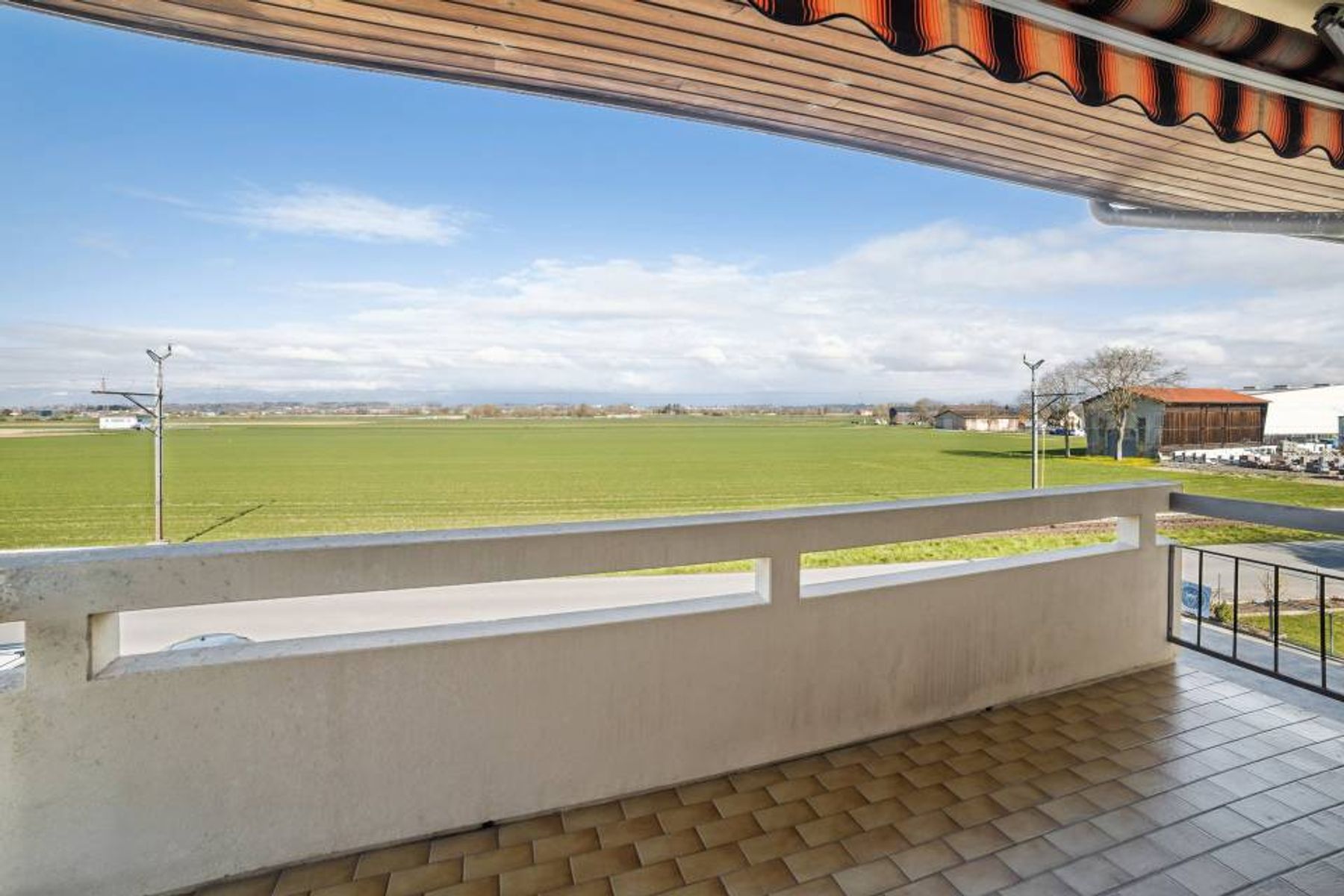  Two apartments sold en bloc - 物件實景