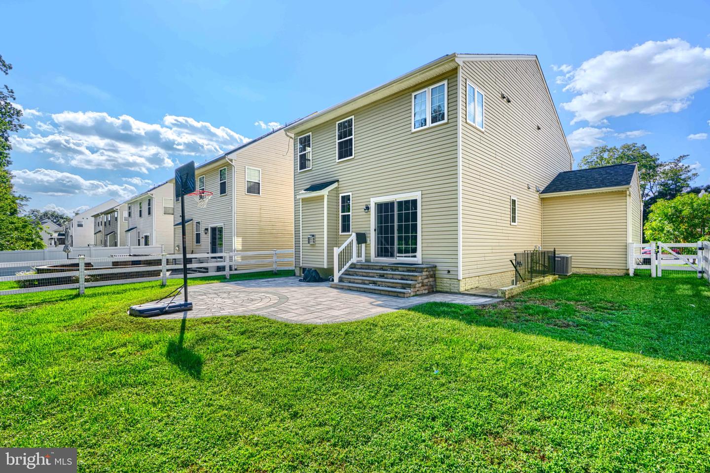 Glen Burnie, Maryland, 21060, United States, 4 Bedrooms Bedrooms, ,4 BathroomsBathrooms,Residential,For Sale,1983515