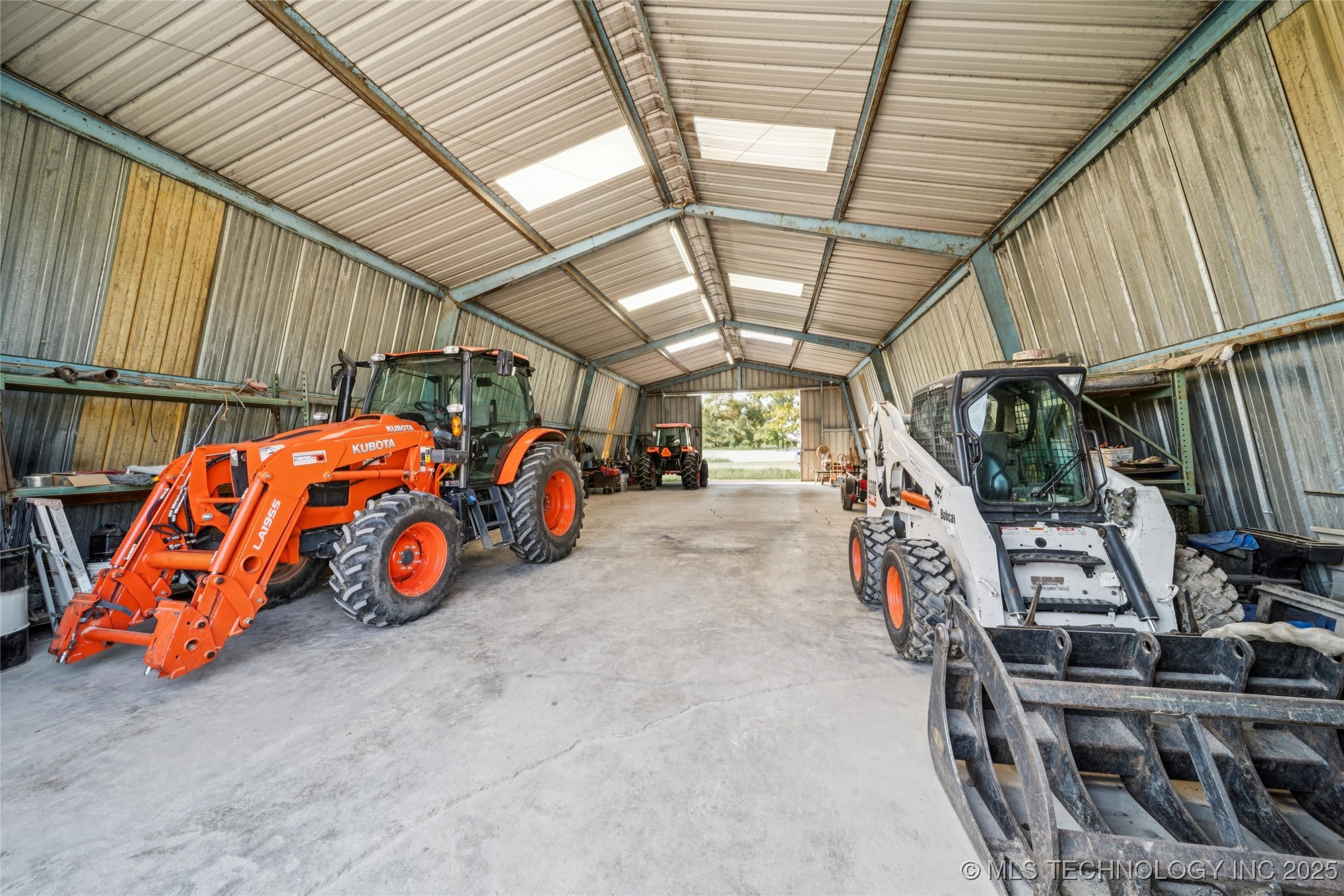 Mounds, Oklahoma, 74047, United States, 4 Bedrooms Bedrooms, ,6 BathroomsBathrooms,Residential,For Sale,1960960