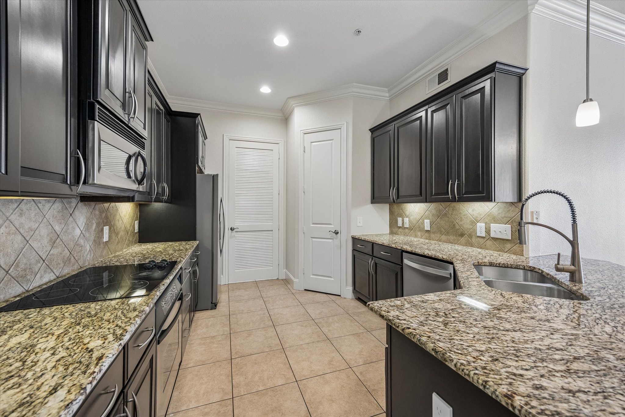  2120 Kipling Street #207 - 物件實景