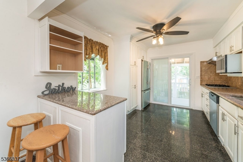 Pompton Lakes Boro, New Jersey, 07442, United States, 3 Bedrooms Bedrooms, ,3 BathroomsBathrooms,Residential,For Sale,1875678