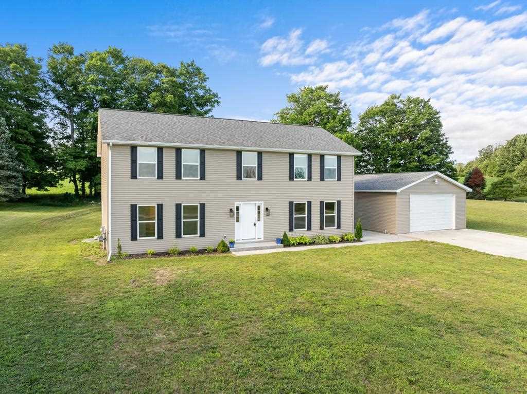 Charlevoix, Michigan, 49720, United States, 5 Bedrooms Bedrooms, ,3 BathroomsBathrooms,Residential,For Sale,1916924