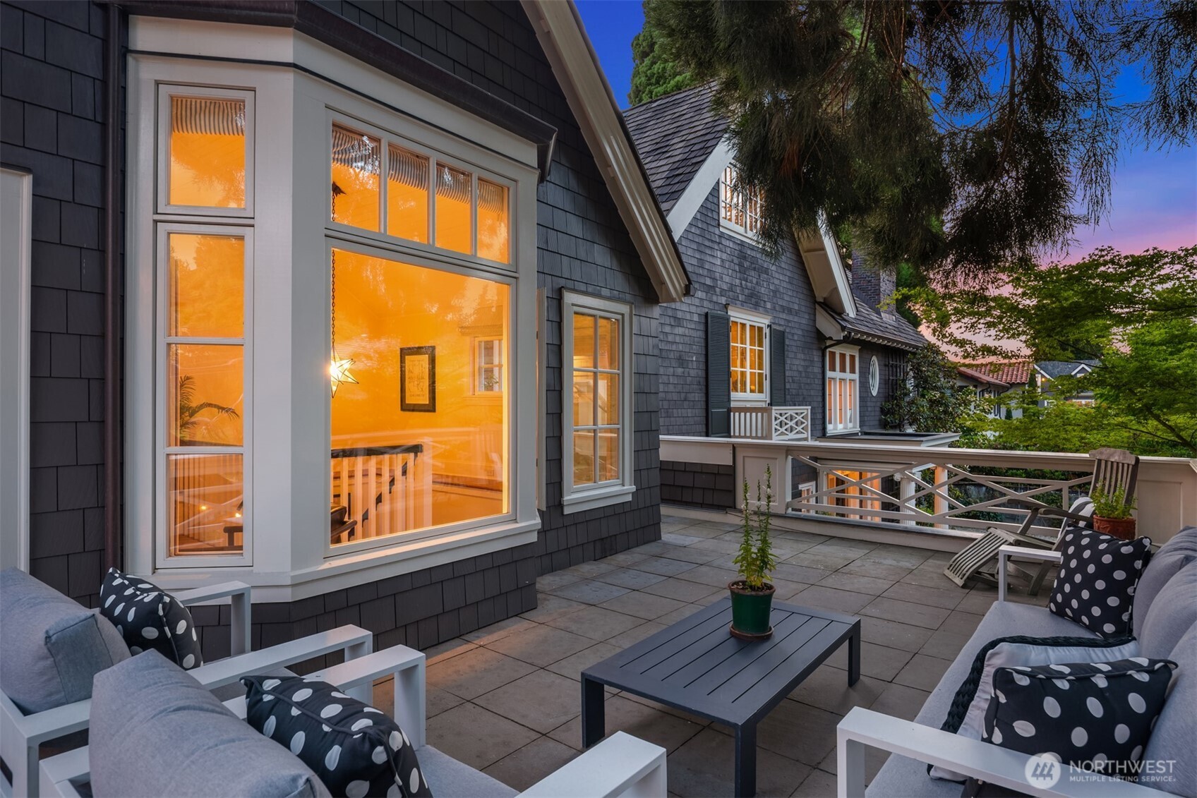 Seattle, Washington, 98102, United States, 5 Bedrooms Bedrooms, ,6 BathroomsBathrooms,Residential,For Sale,1891180