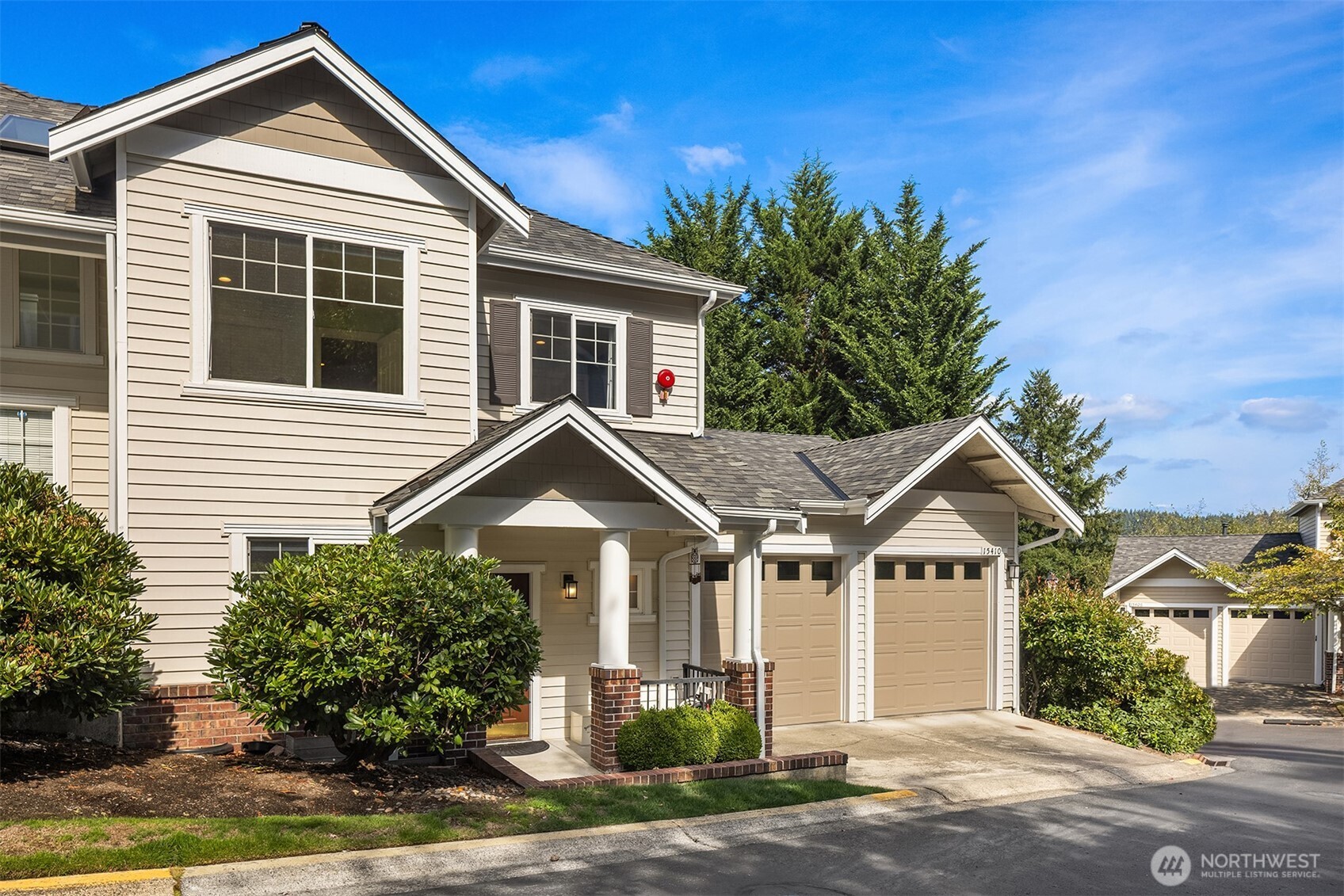 Woodinville, Washington, 98072, United States, 3 Bedrooms Bedrooms, ,3 BathroomsBathrooms,Residential,For Sale,1948007