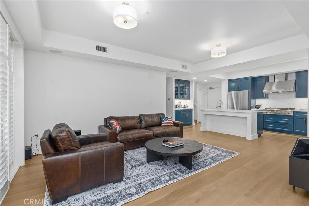 Long Beach, California, 90802, United States, 3 Bedrooms Bedrooms, ,3 BathroomsBathrooms,Residential,For Sale,2002105