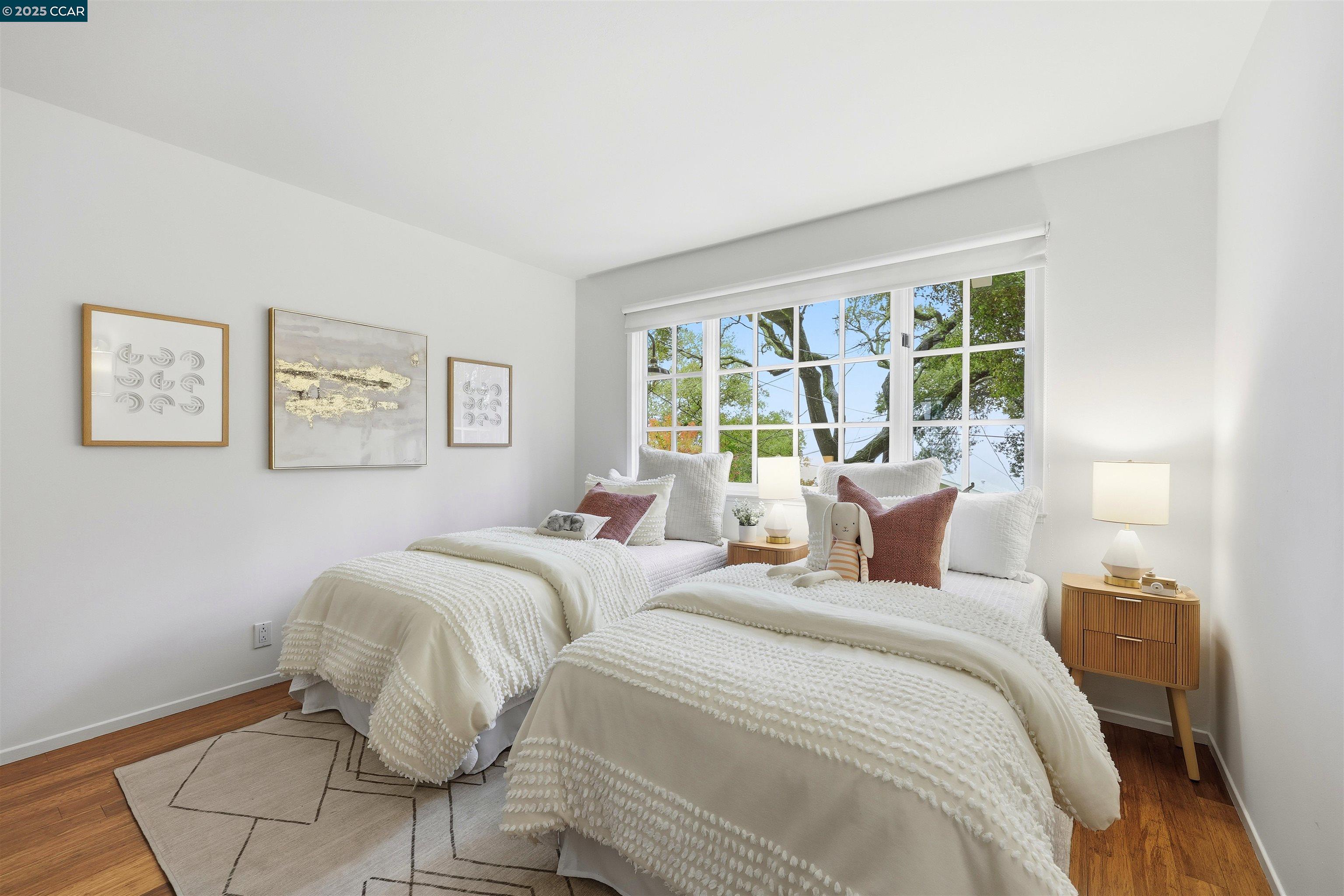 Orinda, California, 94563, United States, 3 Bedrooms Bedrooms, ,2 BathroomsBathrooms,Residential,For Sale,1993429