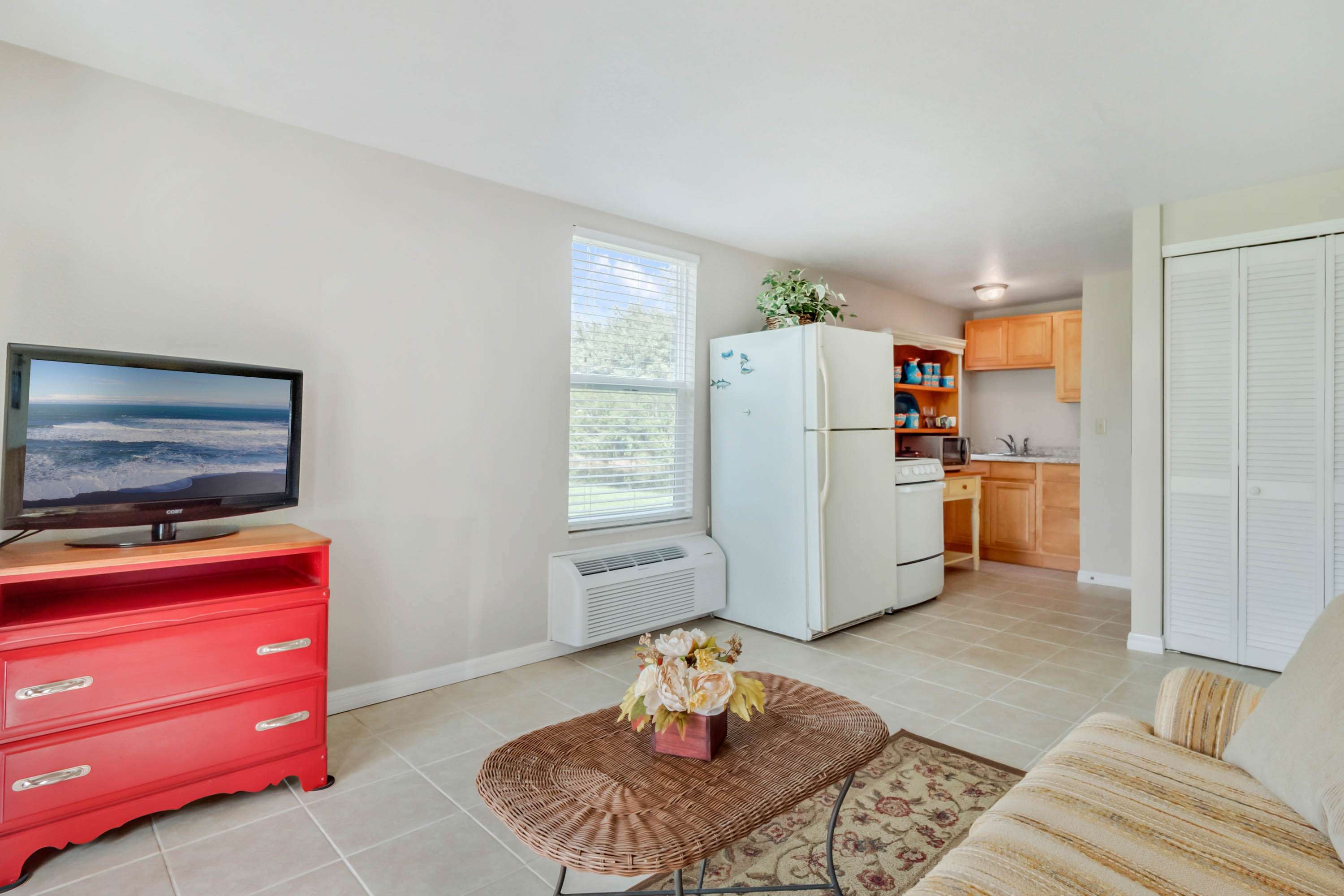 LAKE WALES, Florida, 33898, United States, 6 Bedrooms Bedrooms, ,5 BathroomsBathrooms,Residential,For Sale,1974565