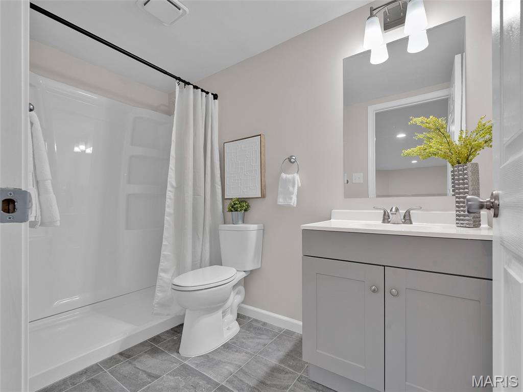 Ballwin, Missouri, 63011, United States, 5 Bedrooms Bedrooms, ,3 BathroomsBathrooms,Residential,For Sale,1992097