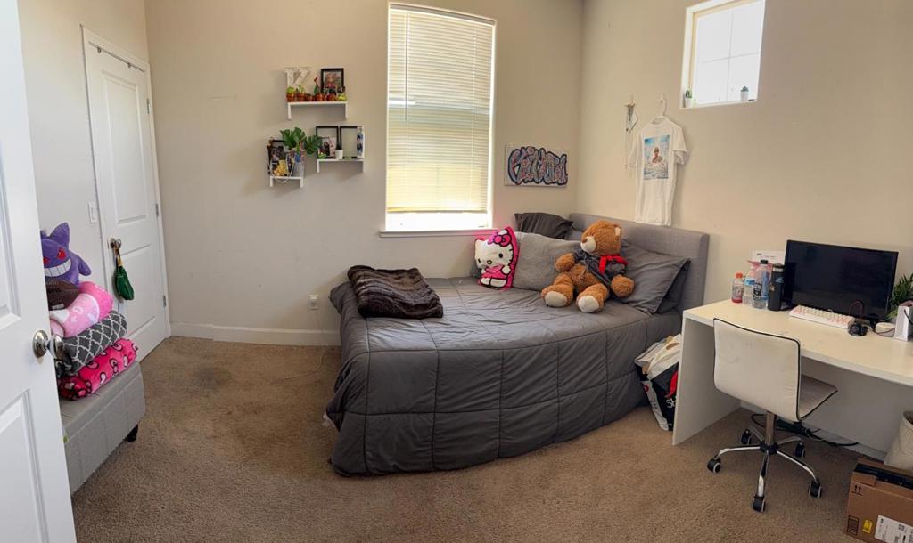 Hollister, California, 95023, United States, 4 Bedrooms Bedrooms, ,3 BathroomsBathrooms,Residential,For Sale,1980715