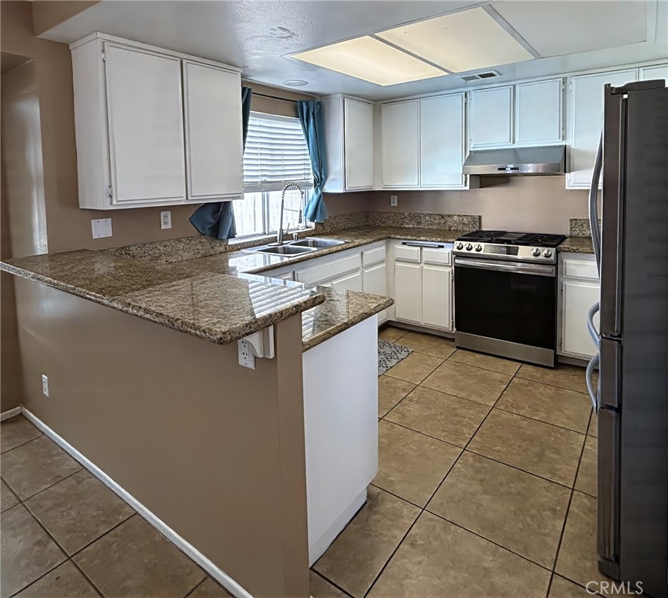 Corona, California, 92883, United States, 3 Bedrooms Bedrooms, ,2 BathroomsBathrooms,Residential,For Sale,1944812
