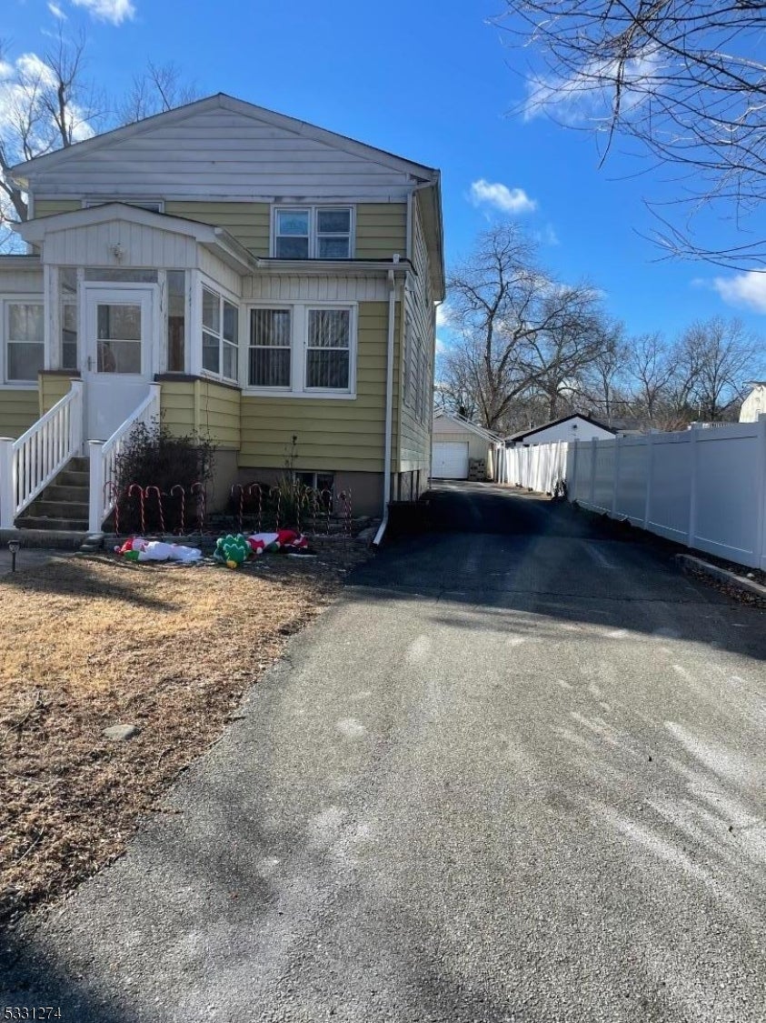 Lincoln Park Boro, New Jersey, 07035, United States, ,2 BathroomsBathrooms,Residential,For Sale,1944988