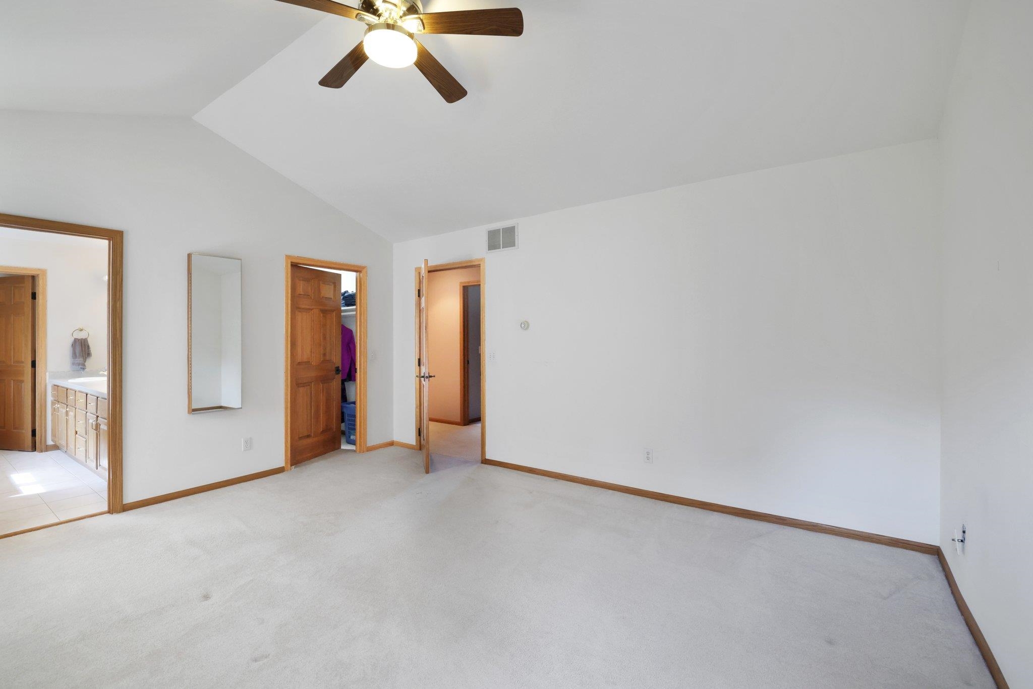 Portage, Wisconsin, 53901, United States, 4 Bedrooms Bedrooms, ,5 BathroomsBathrooms,Residential,For Sale,1976177