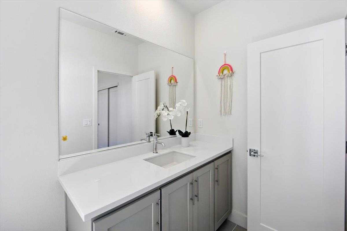 Newark, California, 94560, United States, 4 Bedrooms Bedrooms, ,4 BathroomsBathrooms,Residential,For Sale,1926207