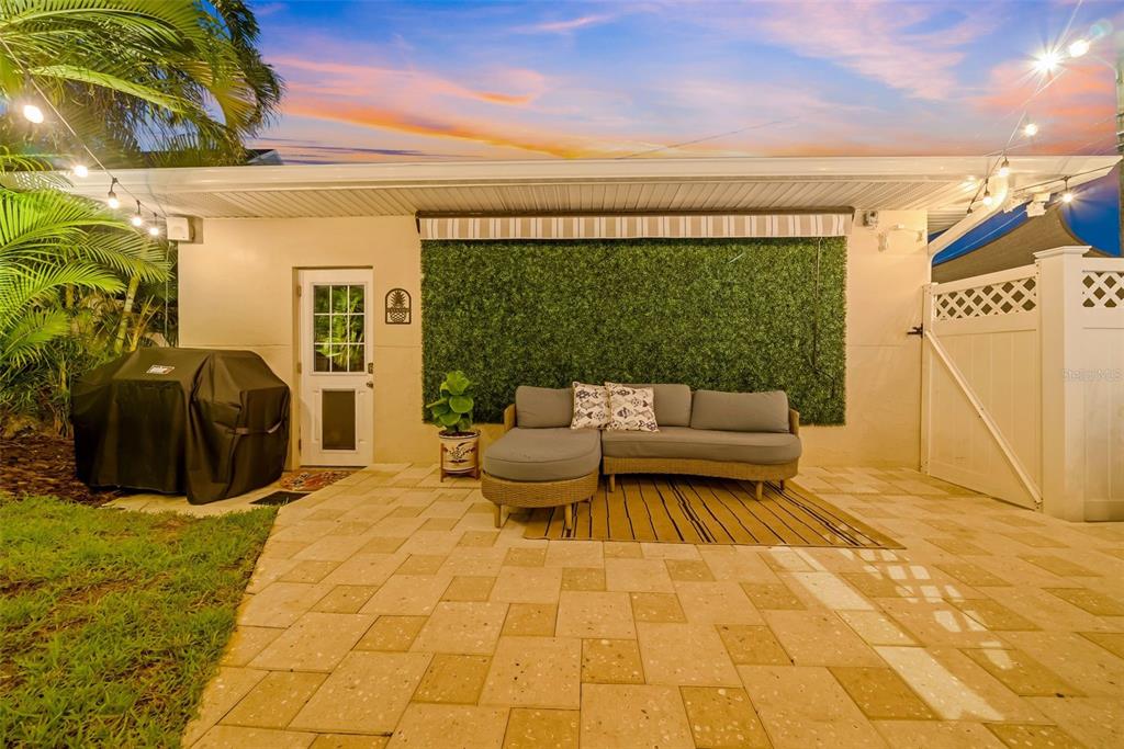 St Petersburg, Florida, 33704, United States, 2 Bedrooms Bedrooms, ,2 BathroomsBathrooms,Residential,For Sale,1897453