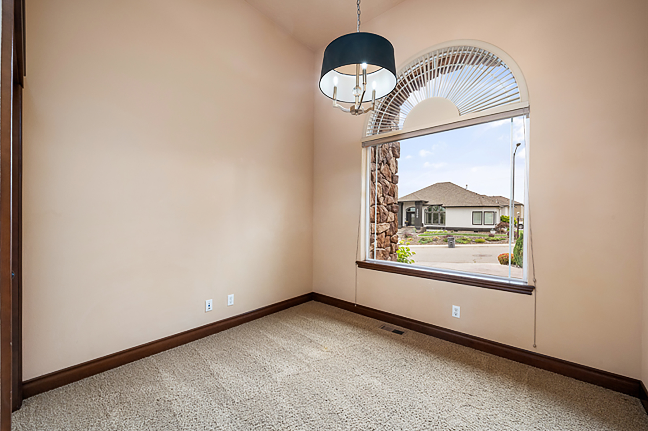  Canyon Lakes Highly Upgraded 1 Story Home - 物件實景