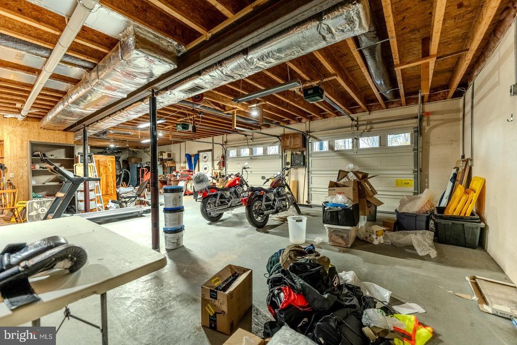 Paw Paw, West Virginia, 25434, United States, 3 Bedrooms Bedrooms, ,3 BathroomsBathrooms,Residential,For Sale,1989238