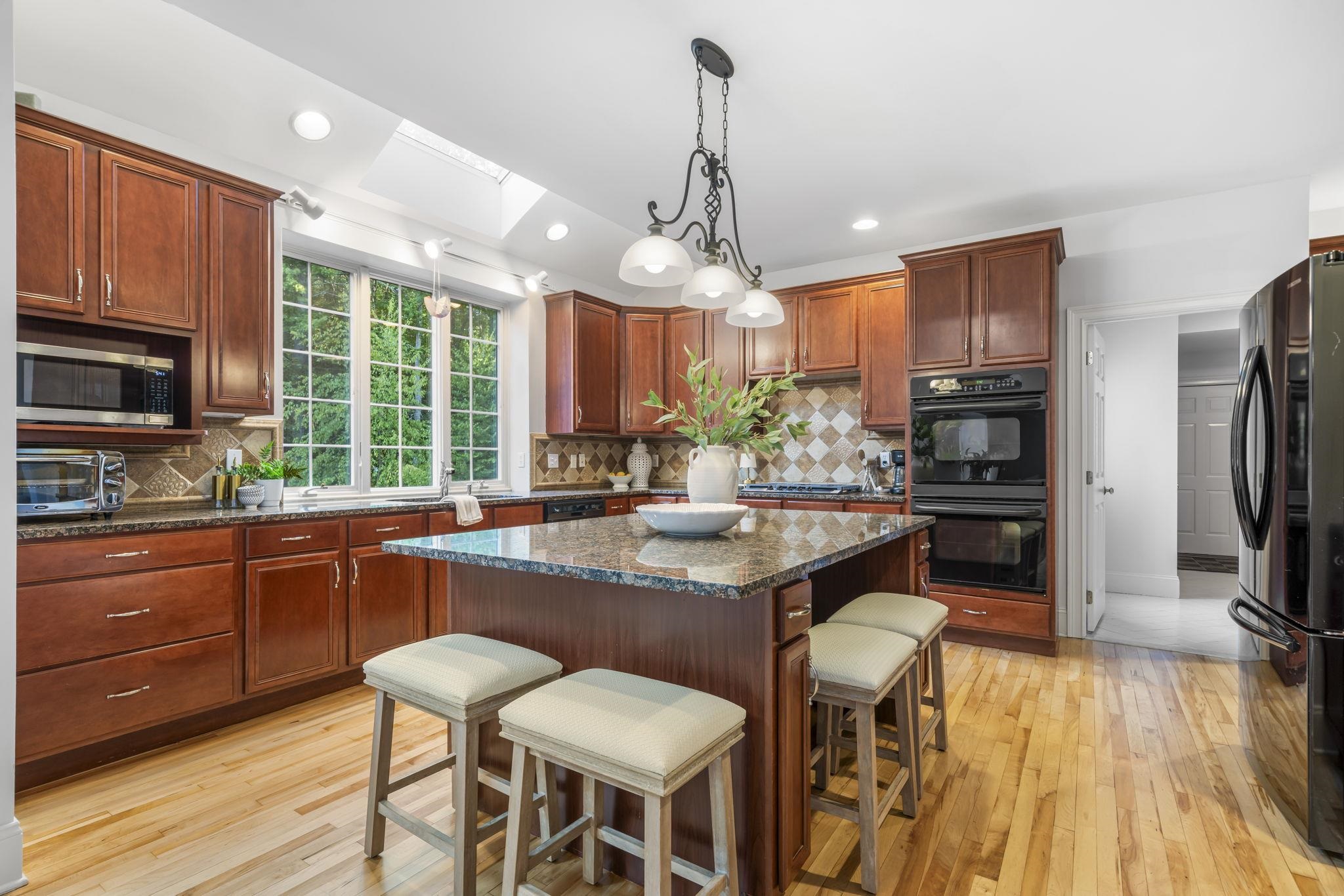 Bedford, New Hampshire, 03110, United States, 5 Bedrooms Bedrooms, ,4 BathroomsBathrooms,Residential,For Sale,1942322