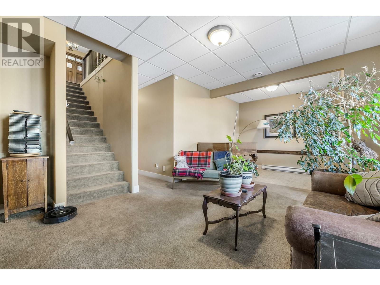 KELOWNA, British Columbia, V1P 1R7, CA, 5 Bedrooms Bedrooms, ,3 BathroomsBathrooms,Residential,For Sale,1837327