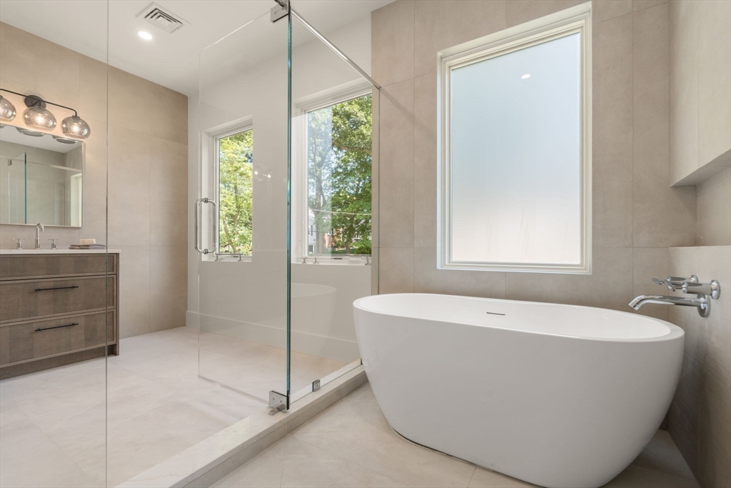 Newton, Massachusetts, 02461, United States, 6 Bedrooms Bedrooms, ,7 BathroomsBathrooms,Residential,For Sale,1882798