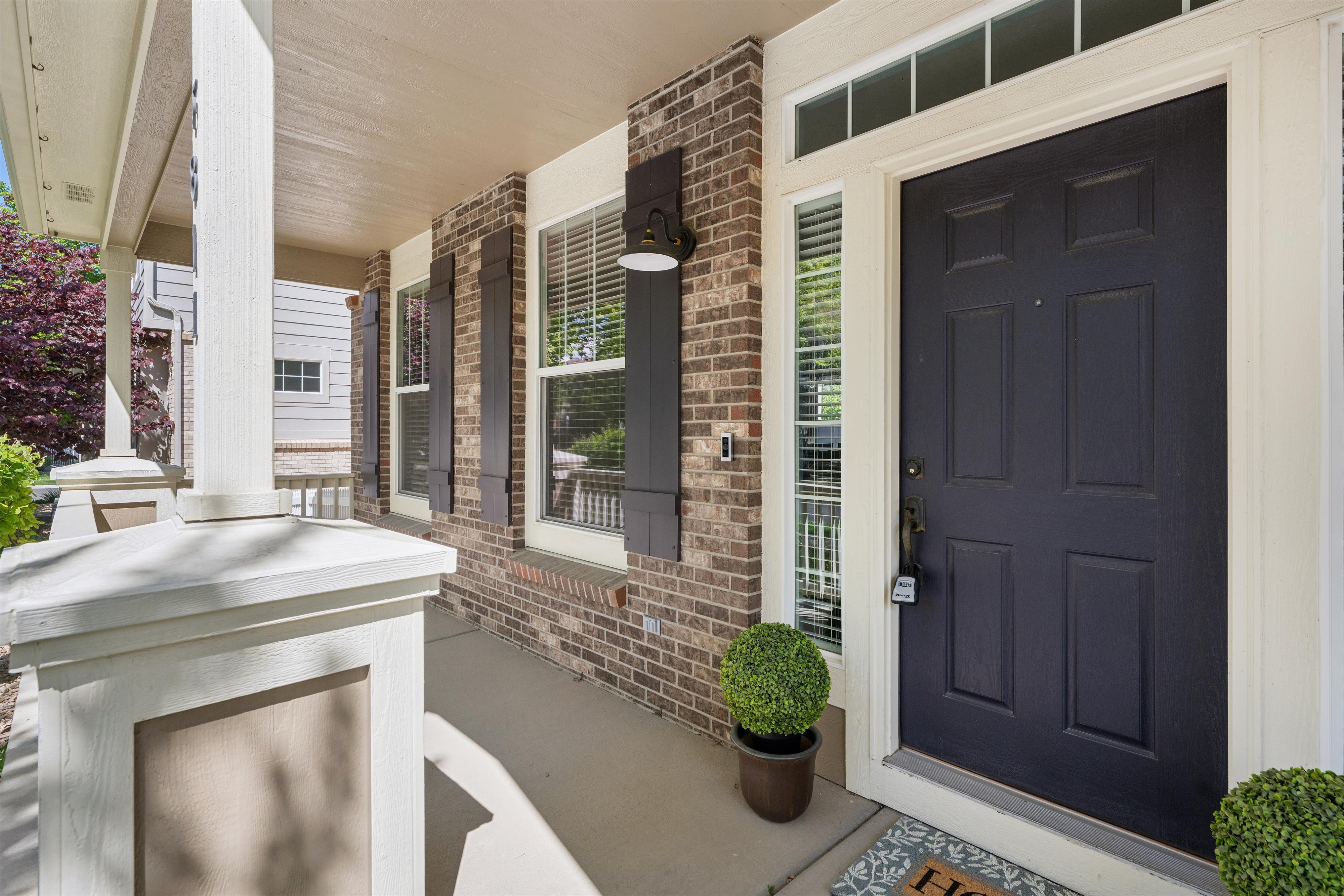  Beautiful 3-Bedroom, 3-Bath Home On A Charming Tree-Lined Street - 物件實景