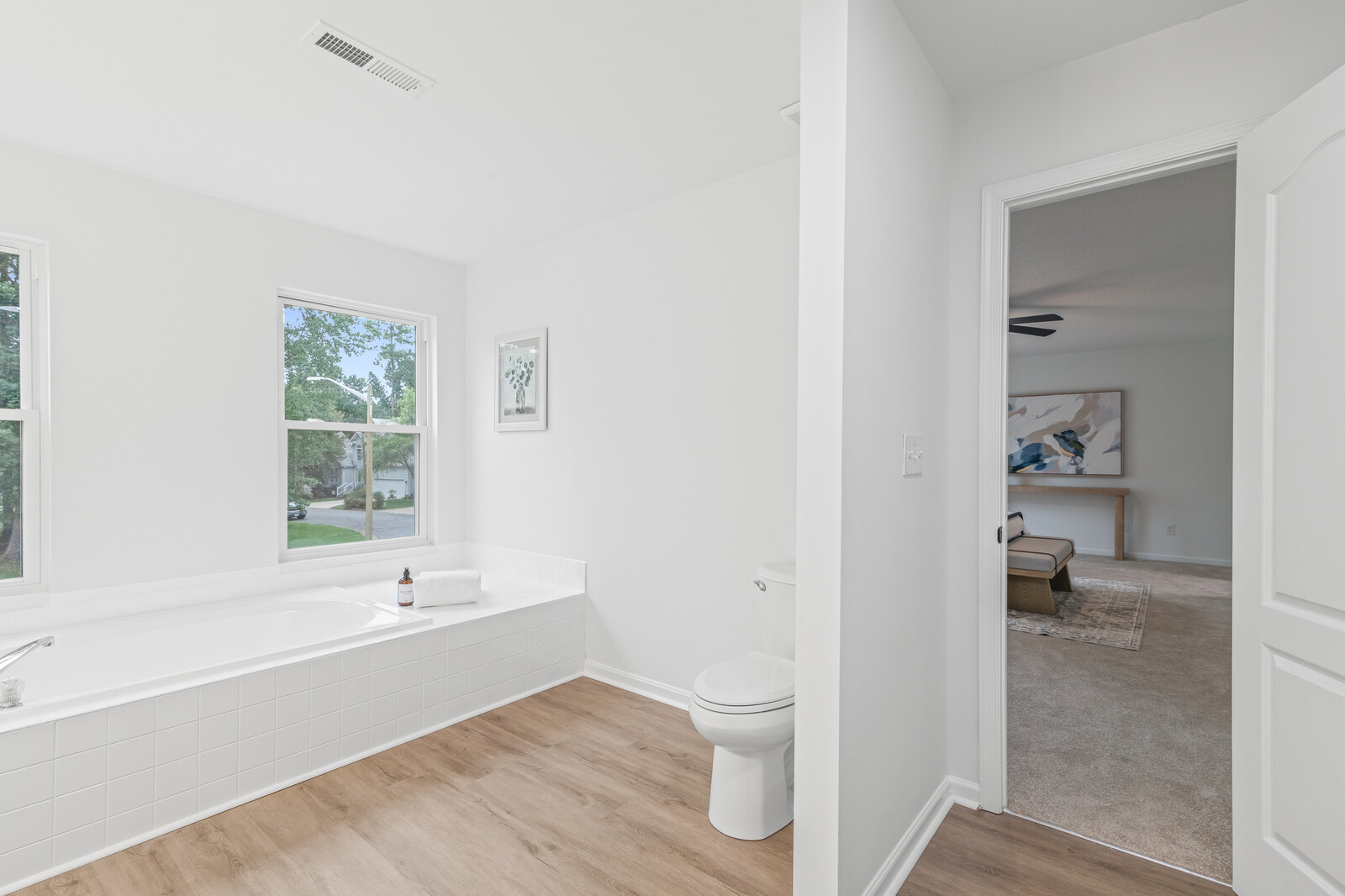 Newport News, Virginia, 23602-8360, United States, 5 Bedrooms Bedrooms, ,3 BathroomsBathrooms,Residential,For Sale,1938191