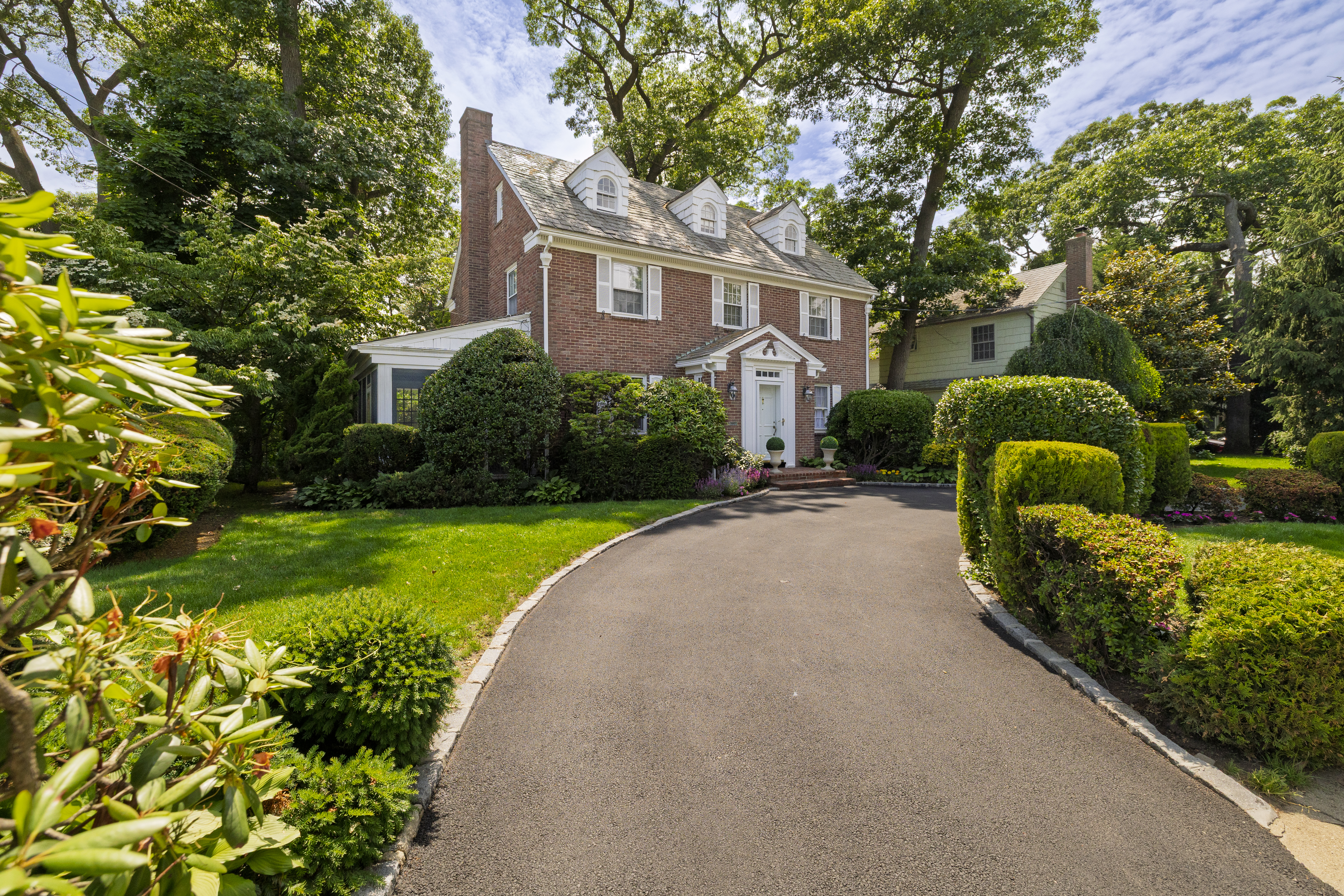  210 Demott Avenue, Rockville Centre, NY, 11570 - 物件實景