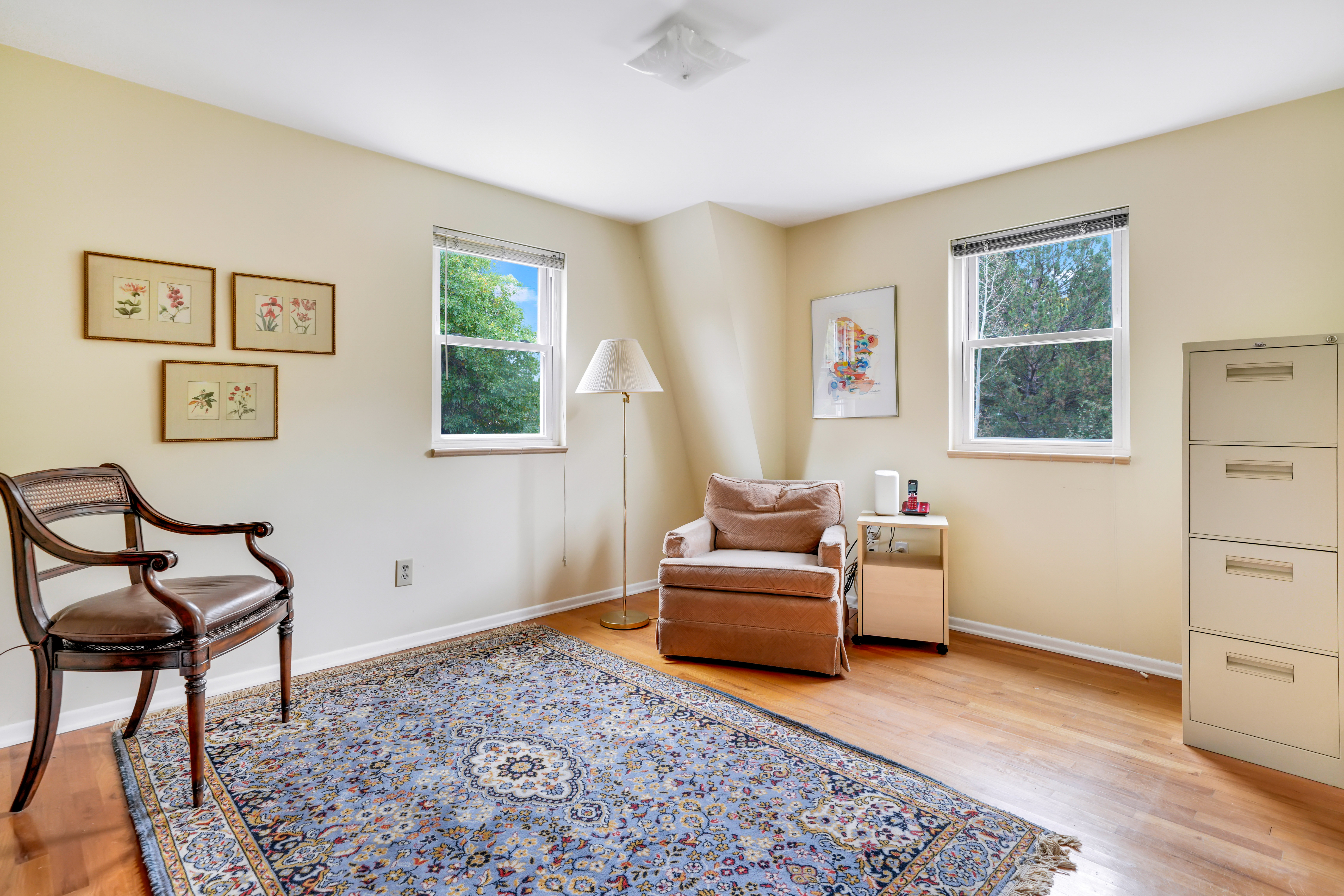  Two-Story Home with Covered Patio and Raised Garden Beds - 物件實景