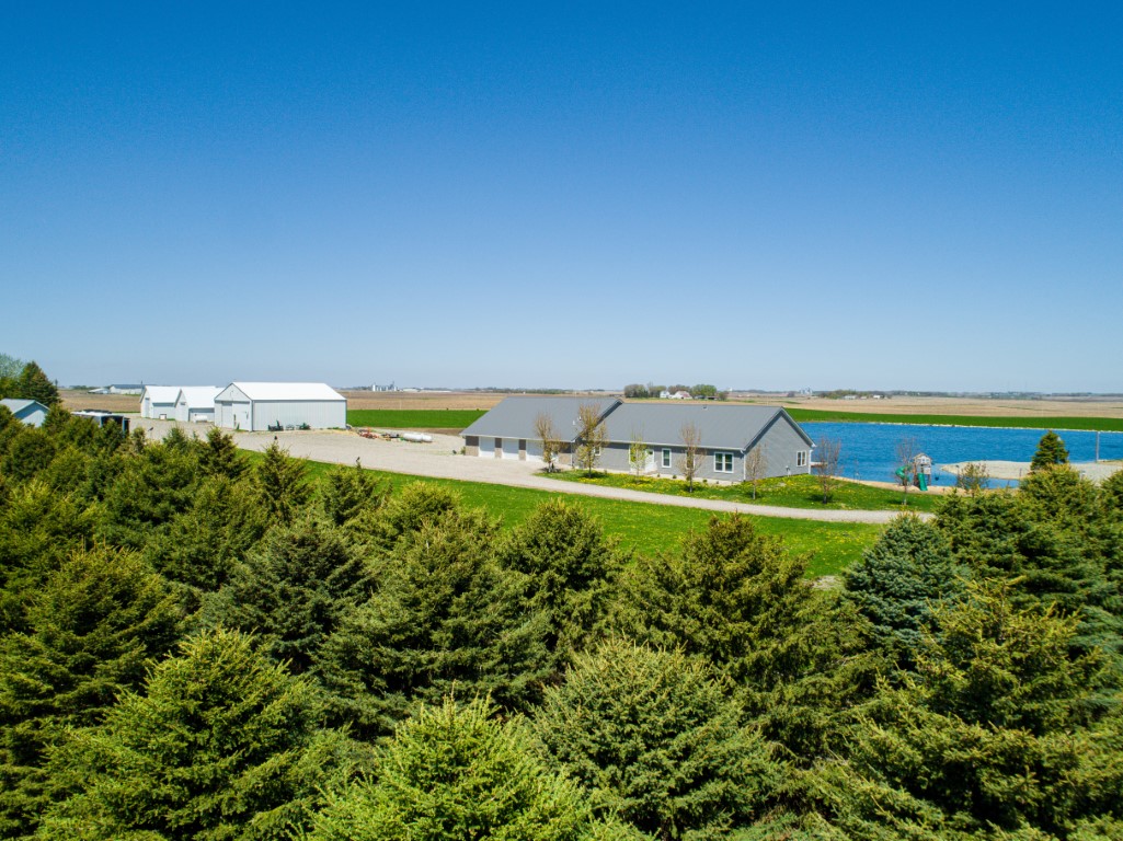 Sheffield, Iowa, 50475, United States, 3 Bedrooms Bedrooms, ,2 BathroomsBathrooms,Residential,For Sale,1976562